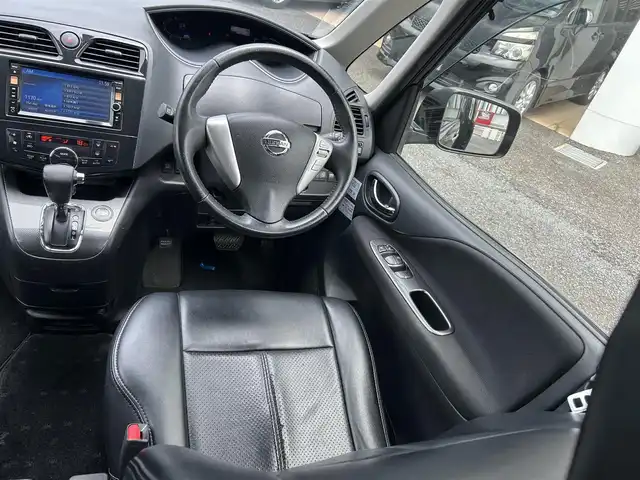 日産 セレナ ライダー Bライン Sハイブリッド 宮崎県 2013(平25)年 11.9万km スーパーブラック /ナビ(MC312D-W)//TV/CD/DVD/Bluetooth//両側パワースライドドア//フリップダウンモニター//バックカメラ//ETC//純正フロアマット//社外アルミホイール//ドアバイザー//オートライト//ステアリングスイッチ//電格ウィンカーミラー//取扱説明書//保証書//スペアキー×１