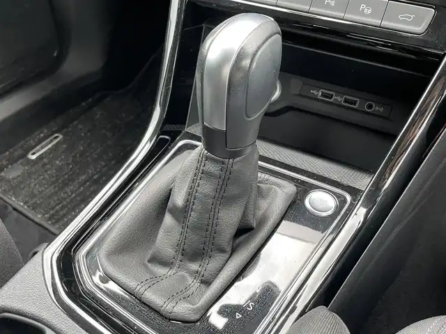 フォルクスワーゲン ゴルフ トゥーラン TDI ハイライン 滋賀県 2021(令3)年 4.5万km 黒 ディスカバーProナビ/アダプティブクルーズコントロール/バックカメラ/シートヒーター/レーンキープアシスト/ETC2.0/電動リアゲート/ドライブレコーダー/前後コーナーセンサー/純正LEDヘッドライト/純正17インチAW/保証書/取説/スペアキー