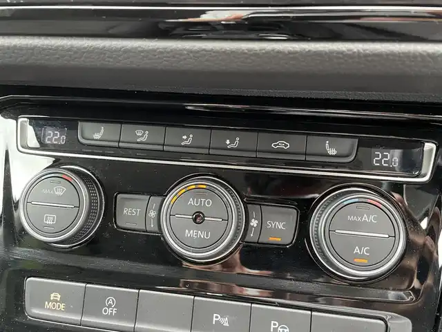フォルクスワーゲン ゴルフ トゥーラン TDI ハイライン 滋賀県 2021(令3)年 4.5万km 黒 ディスカバーProナビ/アダプティブクルーズコントロール/バックカメラ/シートヒーター/レーンキープアシスト/ETC2.0/電動リアゲート/ドライブレコーダー/前後コーナーセンサー/純正LEDヘッドライト/純正17インチAW/保証書/取説/スペアキー