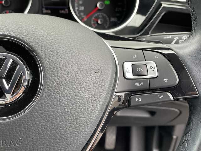 フォルクスワーゲン ゴルフ トゥーラン TDI ハイライン 滋賀県 2021(令3)年 4.5万km 黒 ディスカバーProナビ/アダプティブクルーズコントロール/バックカメラ/シートヒーター/レーンキープアシスト/ETC2.0/電動リアゲート/ドライブレコーダー/前後コーナーセンサー/純正LEDヘッドライト/純正17インチAW/保証書/取説/スペアキー