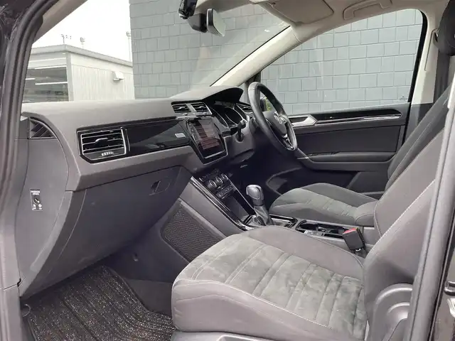 フォルクスワーゲン ゴルフ トゥーラン TDI ハイライン 滋賀県 2021(令3)年 4.5万km 黒 ディスカバーProナビ/アダプティブクルーズコントロール/バックカメラ/シートヒーター/レーンキープアシスト/ETC2.0/電動リアゲート/ドライブレコーダー/前後コーナーセンサー/純正LEDヘッドライト/純正17インチAW/保証書/取説/スペアキー