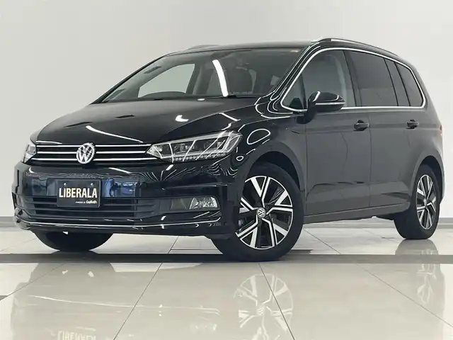 フォルクスワーゲン ゴルフ トゥーラン TDI ハイライン 岡山県 2021(令3)年 4.5万km ディープブラックパールエフェクト 3列シート/ディスカバーProナビ/アダプティブクルーズコントロール/バックカメラ/シートヒーター/レーンキープアシスト/ETC2.0/電動リアゲート/ドライブレコーダー/前後コーナーセンサー/純正LEDヘッドライト/純正17インチAW/保証書/取説/スペアキー