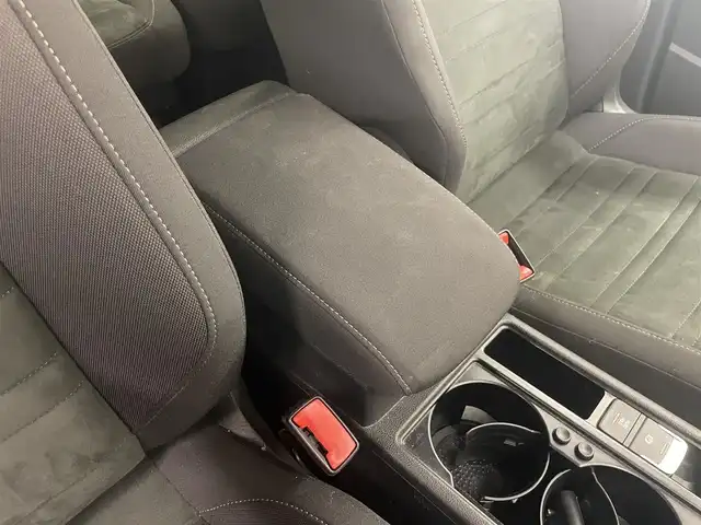 フォルクスワーゲン ゴルフ トゥーラン TDI ハイライン 岡山県 2021(令3)年 4.5万km ディープブラックパールエフェクト 3列シート/ディスカバーProナビ/アダプティブクルーズコントロール/バックカメラ/シートヒーター/レーンキープアシスト/ETC2.0/電動リアゲート/ドライブレコーダー/前後コーナーセンサー/純正LEDヘッドライト/純正17インチAW/保証書/取説/スペアキー