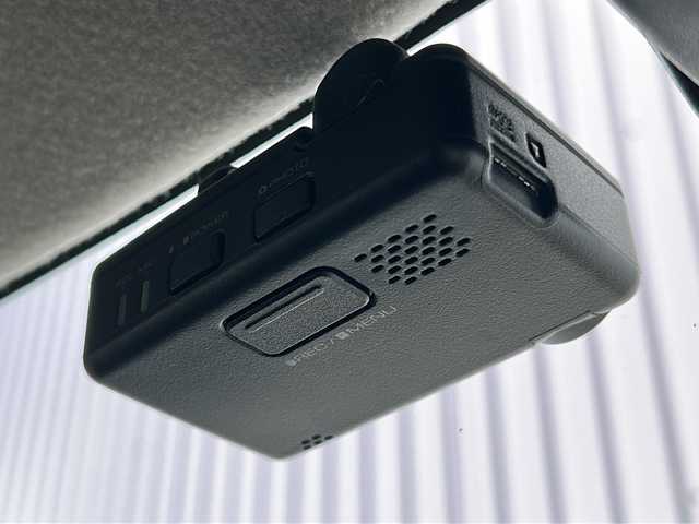 スズキ ハスラー Jスタイル 三重県 2022(令4)年 4.9万km シフォンアイボリーメタリック/ガンメタリック2トーン 前席シートヒーター /前後ドライブレコーダー /コーナーセンサー /スペアキー /LEDヘッドライト/オートハイビーム /オートライト /レーンキープアシスト /衝突軽減ブレーキ /革巻きステアリング/ステアリングスイッチ /純正フロアマット /社外ディスプレイオーディオ/電動格納ミラー/禁煙車