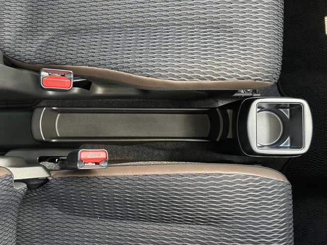 スズキ ハスラー Jスタイル 三重県 2022(令4)年 4.9万km シフォンアイボリーメタリック/ガンメタリック2トーン 前席シートヒーター /前後ドライブレコーダー /コーナーセンサー /スペアキー /LEDヘッドライト/オートハイビーム /オートライト /レーンキープアシスト /衝突軽減ブレーキ /革巻きステアリング/ステアリングスイッチ /純正フロアマット /社外ディスプレイオーディオ/電動格納ミラー/禁煙車