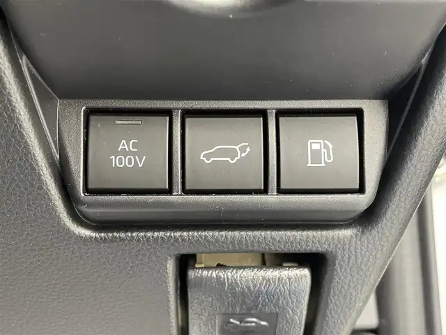 トヨタ プリウス Z 宮城県 2023(令5)年 2.5万km プラチナホワイトパールマイカ パノラマルーフ /純正12型ナビ /パノラミックビューモニター /デジタルインナーミラー /寒冷地仕様　/BSM /RCTA /アドバンスドパーク　/クリアランスソナー/パワーバックドア　/ワイヤレス充電　/トヨタセーフティセンス　/１００V電源/バックフォグランプ/ウインドシールドデアイサー/シート/ステアリングヒーター/シートベンチレーション/ETC2.0/ドライブレコーダー機能/フルセグTV/Bluetooth/スマートフォン連携/禁煙車