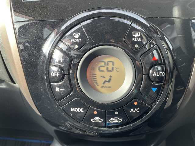 日産 ノート e－パワー メダリスト 熊本県 2018(平30)年 4.1万km シャイニングブルー 純正SDナビ/・AM/FM/CD/DVD/SD/BT/フルセグTV/・全周囲カメラ/エマージェンシーブレーキ/車線逸脱警報/コーナーセンサー/アダプティブクルーズコントロール/インテリジェントルームミラー/ステアリングリモコン/ＥＴＣ/前方ドライブレコーダー/ハーフレザーシート/ＬＥＤヘッドライト/オートライト/フォグランプ/電格ミラー/スマートキー/プッシュスタート/純正フロアマット/純正ドアバイザー/純正アルミホイール