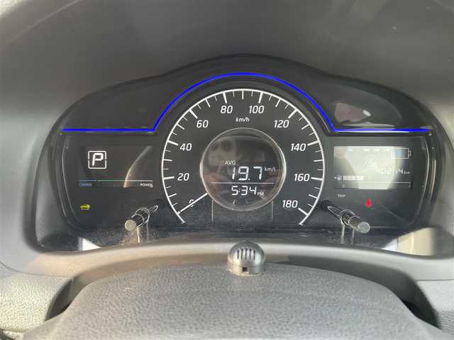 日産 ノート e－パワー メダリスト 熊本県 2018(平30)年 4.1万km シャイニングブルー 純正SDナビ/・AM/FM/CD/DVD/SD/BT/フルセグTV/・全周囲カメラ/エマージェンシーブレーキ/車線逸脱警報/コーナーセンサー/アダプティブクルーズコントロール/インテリジェントルームミラー/ステアリングリモコン/ＥＴＣ/前方ドライブレコーダー/ハーフレザーシート/ＬＥＤヘッドライト/オートライト/フォグランプ/電格ミラー/スマートキー/プッシュスタート/純正フロアマット/純正ドアバイザー/純正アルミホイール