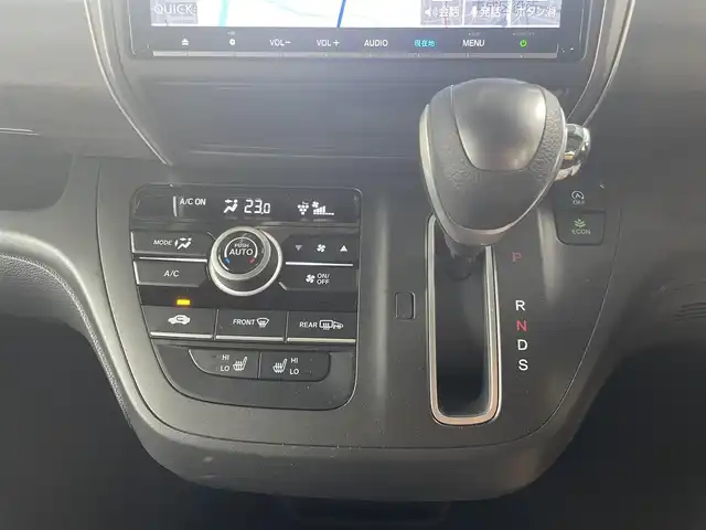 ホンダ フリード G 鹿児島県 2023(令5)年 0.2万km シルバーミストグリーンM ホンダセンシング/・衝突軽減ブレーキ/・歩行者事故低減ステアリング/・アダプティブクルーズコントロール/・車線維持支援システム/・誤発進抑制機能/・先行車発進お知らせ機能/・マルチインフォメーションディスプレイ/純正ナビ/・Bluetooth/・フルセグTV/・バックカメラ/純正15インチアルミホイール/両側パワースライドドア/インパネセンターテーブル/LEDヘッドライト/・オートライト/シートヒーター/ワンオーナー/新車保証書/取扱説明書