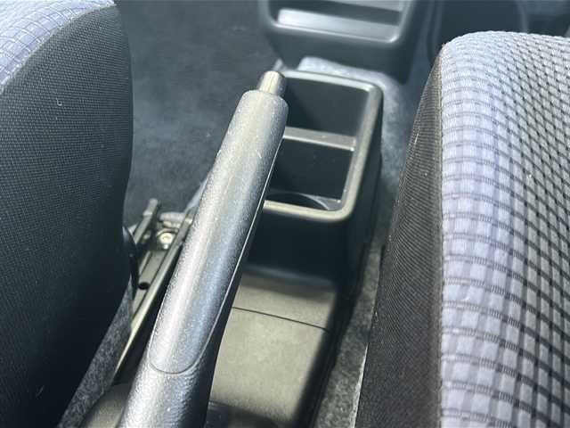 スズキ アルト L 兵庫県 2020(令2)年 2.1万km フィズブルーパールメタリック 登録時走行距離20954km/セーフティサポート/エネチャージ/アイドリングストップ/エコクール/オートライト/運転席シートヒーター/リアパーキングセンサー/純正フロアマット/ドアバイザー/スペアキー/保証書/取説