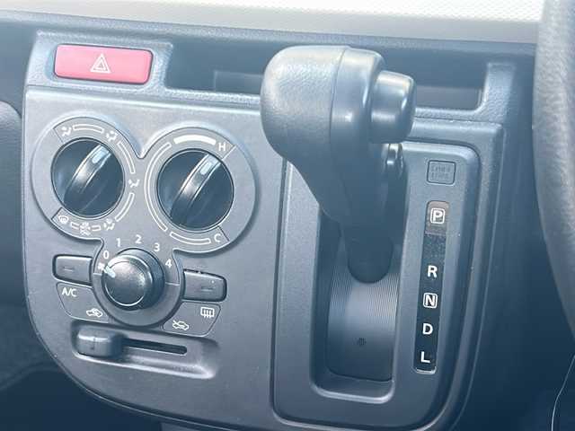 スズキ アルト L 兵庫県 2020(令2)年 2.1万km フィズブルーパールメタリック 登録時走行距離20954km/セーフティサポート/エネチャージ/アイドリングストップ/エコクール/オートライト/運転席シートヒーター/リアパーキングセンサー/純正フロアマット/ドアバイザー/スペアキー/保証書/取説