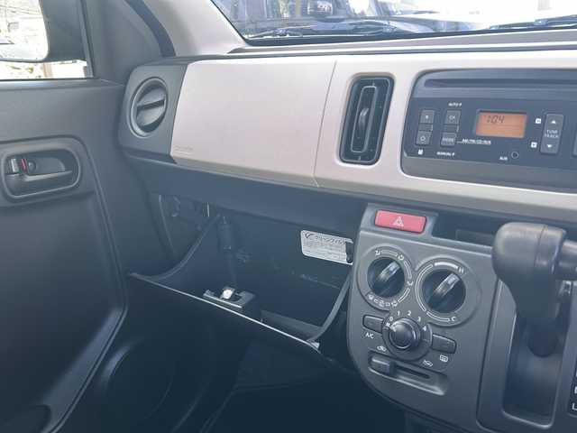 スズキ アルト L 兵庫県 2020(令2)年 2.1万km フィズブルーパールメタリック 登録時走行距離20954km/セーフティサポート/エネチャージ/アイドリングストップ/エコクール/オートライト/運転席シートヒーター/リアパーキングセンサー/純正フロアマット/ドアバイザー/スペアキー/保証書/取説