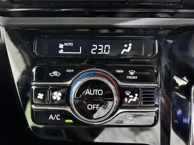 ダイハツ タント カスタム X セレクション 佐賀県 2020(令2)年 7.3万km シャイニングホワイトパール 純正7インチナビ/CD/DVD/フルセグTV/BT/バックカメラ/衝突軽減システム/クリアランスソナー/横滑り防止/オートライト/オートハイビーム/LEDヘッドライト/フォグライト/ビルトインETC/ステアリングスイッチ/両側パワースライドドア/前席シートヒーター/ハーフレザー/シートバックテーブル/後席サンシェード/ISOFIXシート/ミラクルオープンドア/純正フロアマット/純正14インチアルミホイール/純正ドアバイザー