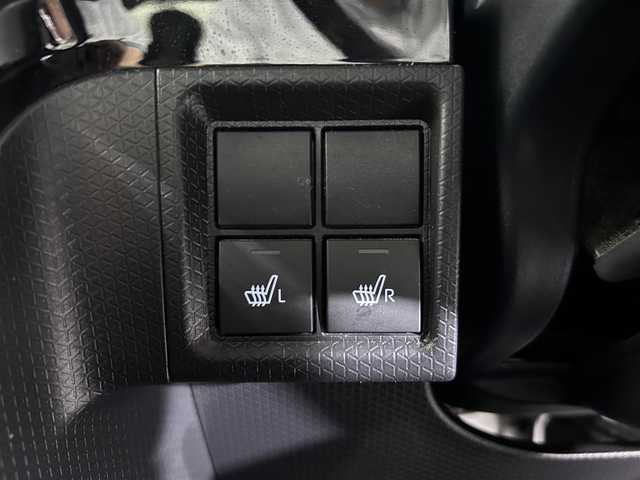 ダイハツ タント カスタム X セレクション 佐賀県 2020(令2)年 7.3万km シャイニングホワイトパール 純正7インチナビ/CD/DVD/フルセグTV/BT/バックカメラ/衝突軽減システム/クリアランスソナー/横滑り防止/オートライト/オートハイビーム/LEDヘッドライト/フォグライト/ビルトインETC/ステアリングスイッチ/両側パワースライドドア/前席シートヒーター/ハーフレザー/シートバックテーブル/後席サンシェード/ISOFIXシート/ミラクルオープンドア/純正フロアマット/純正14インチアルミホイール/純正ドアバイザー