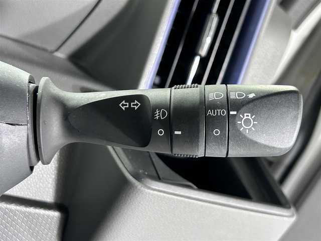 ダイハツ タント カスタム X セレクション 佐賀県 2020(令2)年 7.3万km シャイニングホワイトパール 純正7インチナビ/CD/DVD/フルセグTV/BT/バックカメラ/衝突軽減システム/クリアランスソナー/横滑り防止/オートライト/オートハイビーム/LEDヘッドライト/フォグライト/ビルトインETC/ステアリングスイッチ/両側パワースライドドア/前席シートヒーター/ハーフレザー/シートバックテーブル/後席サンシェード/ISOFIXシート/ミラクルオープンドア/純正フロアマット/純正14インチアルミホイール/純正ドアバイザー