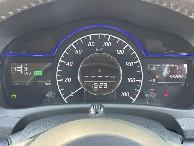 日産 ノート e－パワー メダリスト 宮崎県 2016(平28)年 5.6万km ソニックブルー 日産純正SDナビ/・Bluetooth/・CD/DVD/USB/フルセグTV/前方ドライブレコーダー/アラウンドビューカメラ/ETC/デジタルルームミラー/衝突被害軽減ブレーキ/車線逸脱防止支援/ステアリングスイッチ/ドアバイザー/純正15インチアルミホイール/純正フロアマット/急加速抑制アシスト