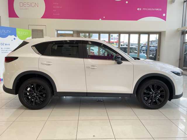 マツダ ＣＸ－５ XD ブラックトーンエディション 埼玉県 2022(令4)年 3.7万km スノーフレイクホワイトパールマイカ スマートシティーブレーキサポート/純正メモリナビ/　　DVD/BT/USB/フルセグ/CarPlay/アラウンドビューモニター/全方位カメラ/レーダークルーズコントロール/パワーバックドア/ハーフレザーシート/パワーシート/シートヒーター/ステアリングヒーター/コーナーセンサー/スマートキー/ETC/禁煙車