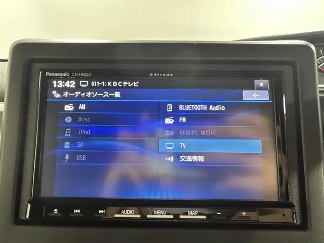 ホンダ Ｎ ＢＯＸ カスタム L ターボ 佐賀県 2023(令5)年 4.4万km クリスタルブラックパール 社外7インチナビ/ワンセグTV/CD/DVD/Bluetooth/バックカメラ/衝突被害軽減システム/レーダークルーズコントロール/レーンアシスト/オートライト/オートマチックハイビーム/クリアランスソナー/LEDヘッドライト/LEDフォグライト/前後ドライブレコーダー/両側パワースライドドア/ハーフレザーシート/運転席・助手席シートヒーター/チップアップシート/ISOFIX対応シート/後席サンシェード/シートバックテーブル/パドルシフト/純正フロアマット/純正15インチアルミホイール/スペアキー×１