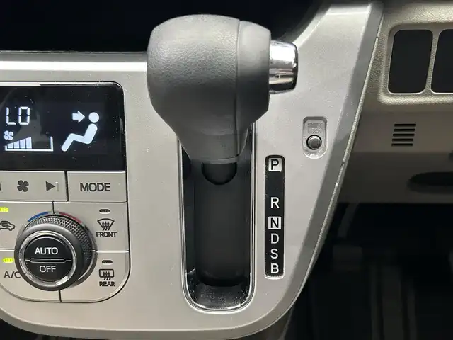 トヨタ ピクシスジョイ F X SAⅢ 鹿児島県 2020(令2)年 3.2万km プラムブラウンパールクリスタルシャイン 純正ナビ（NSCN-W68）/ワンセグTV/純正フロアマット/オートライト/オートマチックハイビーム/ハロゲンヘッドライト/アイドリングストップ/衝突被害軽減システム/横滑り防止装置/盗難防止装置/プッシュスタート/スマートキー/パワーステアリング/パワーウィンドウ