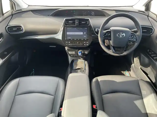 トヨタ プリウス Sツーリングセレクション 福岡県 2019(平31)年 5.2万km ホワイトパールクリスタルシャイン トヨタセーフティセンス/PCS/LDA/PKSB/クリアランスソナー/レーダークルーズコントロール/純正９インチナビ（ＮＳＺＴ－Ｙ６８Ｔ）/フルセグTV/CD/DVD/BT/SD/バックカメラ/レザーシート/前席シートヒーター/ＬＥＤオートライト/オートハイビーム/フォグランプ/純正AW/ビルトインETC/スマートキー/プッシュスタート