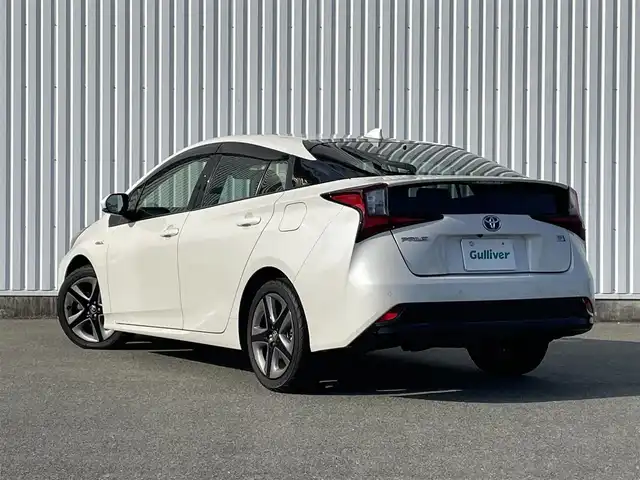 トヨタ プリウス Sツーリングセレクション 福岡県 2019(平31)年 5.2万km ホワイトパールクリスタルシャイン トヨタセーフティセンス/PCS/LDA/PKSB/クリアランスソナー/レーダークルーズコントロール/純正９インチナビ（ＮＳＺＴ－Ｙ６８Ｔ）/フルセグTV/CD/DVD/BT/SD/バックカメラ/レザーシート/前席シートヒーター/ＬＥＤオートライト/オートハイビーム/フォグランプ/純正AW/ビルトインETC/スマートキー/プッシュスタート