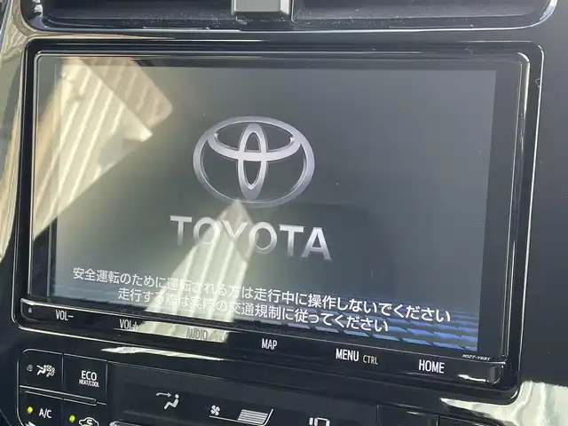 トヨタ プリウス Sツーリングセレクション 福岡県 2019(平31)年 5.2万km ホワイトパールクリスタルシャイン トヨタセーフティセンス/PCS/LDA/PKSB/クリアランスソナー/レーダークルーズコントロール/純正９インチナビ（ＮＳＺＴ－Ｙ６８Ｔ）/フルセグTV/CD/DVD/BT/SD/バックカメラ/レザーシート/前席シートヒーター/ＬＥＤオートライト/オートハイビーム/フォグランプ/純正AW/ビルトインETC/スマートキー/プッシュスタート