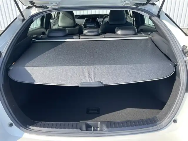 トヨタ プリウス Sツーリングセレクション 福岡県 2019(平31)年 5.2万km ホワイトパールクリスタルシャイン トヨタセーフティセンス/PCS/LDA/PKSB/クリアランスソナー/レーダークルーズコントロール/純正９インチナビ（ＮＳＺＴ－Ｙ６８Ｔ）/フルセグTV/CD/DVD/BT/SD/バックカメラ/レザーシート/前席シートヒーター/ＬＥＤオートライト/オートハイビーム/フォグランプ/純正AW/ビルトインETC/スマートキー/プッシュスタート