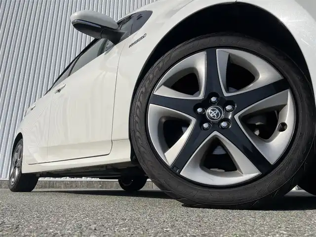 トヨタ プリウス Sツーリングセレクション 福岡県 2019(平31)年 5.2万km ホワイトパールクリスタルシャイン トヨタセーフティセンス/PCS/LDA/PKSB/クリアランスソナー/レーダークルーズコントロール/純正９インチナビ（ＮＳＺＴ－Ｙ６８Ｔ）/フルセグTV/CD/DVD/BT/SD/バックカメラ/レザーシート/前席シートヒーター/ＬＥＤオートライト/オートハイビーム/フォグランプ/純正AW/ビルトインETC/スマートキー/プッシュスタート
