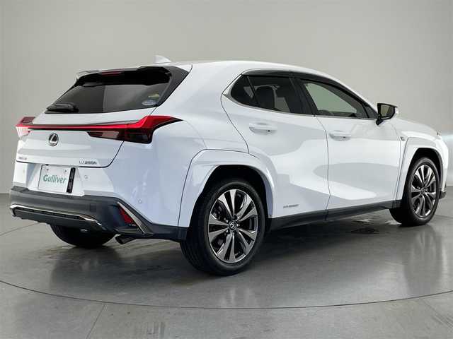 レクサス ＵＸ 250h Fスポーツ 愛知県 2020(令2)年 6.9万km ホワイトノーヴァガラスフレーク 純１０．３型ＤＡナビ　フルセグＴＶ　全方位カメラ　ムーンルーフ　マークレビンソン　セーフティシステムプラス　赤革　ベンチレーション　ワイヤレス充電　前後ドラレコ　ＥＴＣ２．０　衝突軽減　ＢＳＭ　禁煙車