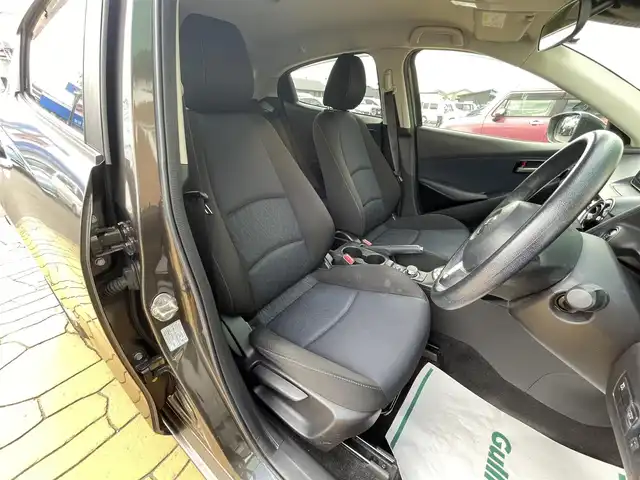 マツダ デミオ 13S 宮崎県 2016(平28)年 4.8万km チタニウムフラッシュマイカ 純正ナビ/ワンセグテレビ/Bluetooth/i-stop/横滑り防止装置/プッシュスタート/スマートキー/純正フロアマット/ドアバイザー