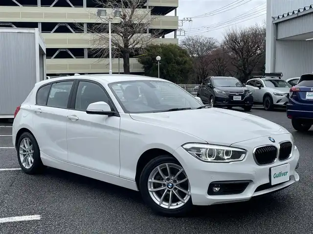 ＢＭＷ １１８ｉ 静岡県 2018(平30)年 6.4万km アルピンホワイトⅢ ユーザー買取/純正ナビ/　【BT/CD/DVD/USB】/純正LEDヘッドライト/純正16インチAW/バックカメラ/ETC/スマートキー/プッシュスタート/前後クリアランスソナー/新車時保証書/スペアキー×1