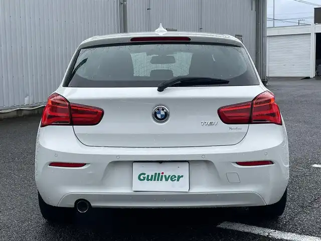 ＢＭＷ １１８ｉ 静岡県 2018(平30)年 6.4万km アルピンホワイトⅢ ユーザー買取/純正ナビ/　【BT/CD/DVD/USB】/純正LEDヘッドライト/純正16インチAW/バックカメラ/ETC/スマートキー/プッシュスタート/前後クリアランスソナー/新車時保証書/スペアキー×1