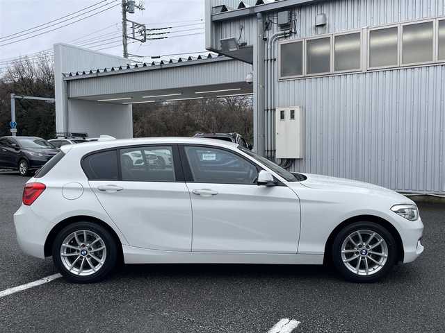 ＢＭＷ １１８ｉ 静岡県 2018(平30)年 6.4万km アルピンホワイトⅢ ユーザー買取/純正ナビ/　【BT/CD/DVD/USB】/純正LEDヘッドライト/純正16インチAW/バックカメラ/ETC/スマートキー/プッシュスタート/前後クリアランスソナー/新車時保証書/スペアキー×1