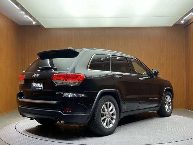 クライスラー・ジープ ジープ グランドチェロキー LTD 千葉県 2017(平29)年 5.2万km ブリリアントブラッククリスタル 黒革シート　/純正ナビ　/バックカメラ　/パワーシート　/シートヒーター　/電動リアゲート　/スマートキー　/コーナーセンサー