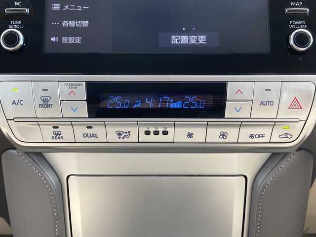 トヨタ ランドクルーザー プラド TX Lパッケージ マットブラED 佐賀県 2023(令5)年 2.2万km ホワイトパールクリスタルシャイン ムーンルーフ/メーカーOPナビ/パノラマミックビューモニター/プリクラッシュセーフティ/レーンディパーチャーアラート/オートハイビーム/アダプティブクルーズコントロール/ブラインドスポットモニター/レザーシート/シートヒーター/エアシート/パワーシート/電動格納サードシート/ドライブレコーダー/ETC2.0/ステアリングスイッチ/レザーステアリング/プッシュスタート/スマートキー/LEDヘッドライト/フォグライト/ルーフレール/純正アルミホイール
