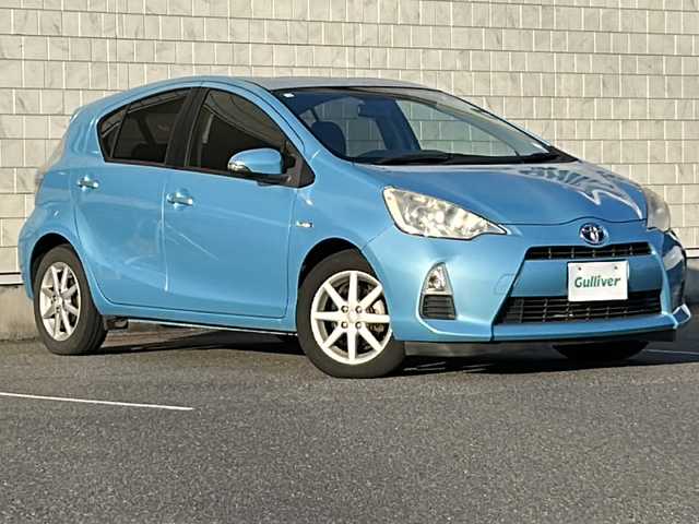 トヨタ アクア S 茨城県 2012(平24)年 11.2万km クールソーダメタリック 純正メモリナビ【NSCP-W62】/(ワンセグTV・CD・BT・ラジオ再生)/バックカメラ/ETC/オートライト/純正15inアルミホイール/フロアマット/スマートキー/スペアキー