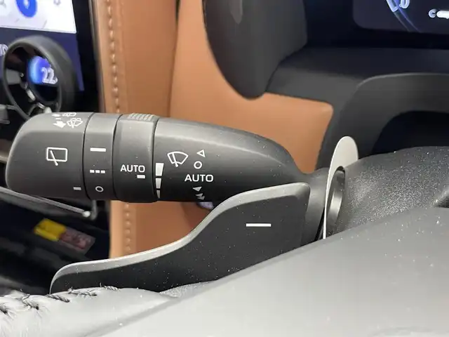 トヨタ ヴェルファイア Z プレミア 滋賀県 2023(令5)年 1万km ブラック 純正14インチナビ/【Bluetooth/フルセグTV/USB/Miracast】/トヨタセーフティセンス/・プリクラッシュセーフティ/・レーントレーシングアシスト/・レーダークルーズコントロール/・オートマチックハイビーム/全方位カメラ/クリアランスソナー/レザーシート/両側パワースライドドア/パワーバックドア/LEDヘッドライト/D/Nパワーシート/二列目パワーリクライニング/パワーオットマン/D/N/二列目シートヒーター/D/N/二列目シートベンチレーション/ステアリングヒーター/ワイヤレス充電/ビルトインETC2.0/デジタルインナーミラー/電動チルトテレスコピックステアリング/シートポジションメモリ/電動パーキングブレーキ/オートブレーキホールド/パドルシフト/後席パワーサンシェード/プッシュスタート/スマートキー/ステアリングリモコン