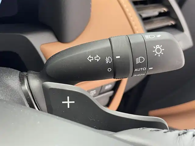 トヨタ ヴェルファイア Z プレミア 滋賀県 2023(令5)年 1万km ブラック 純正14インチナビ/【Bluetooth/フルセグTV/USB/Miracast】/トヨタセーフティセンス/・プリクラッシュセーフティ/・レーントレーシングアシスト/・レーダークルーズコントロール/・オートマチックハイビーム/全方位カメラ/クリアランスソナー/レザーシート/両側パワースライドドア/パワーバックドア/LEDヘッドライト/D/Nパワーシート/二列目パワーリクライニング/パワーオットマン/D/N/二列目シートヒーター/D/N/二列目シートベンチレーション/ステアリングヒーター/ワイヤレス充電/ビルトインETC2.0/デジタルインナーミラー/電動チルトテレスコピックステアリング/シートポジションメモリ/電動パーキングブレーキ/オートブレーキホールド/パドルシフト/後席パワーサンシェード/プッシュスタート/スマートキー/ステアリングリモコン