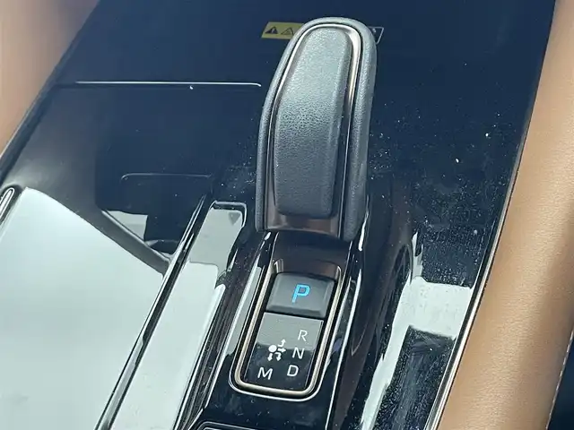 トヨタ ヴェルファイア Z プレミア 滋賀県 2023(令5)年 1万km ブラック 純正14インチナビ/【Bluetooth/フルセグTV/USB/Miracast】/トヨタセーフティセンス/・プリクラッシュセーフティ/・レーントレーシングアシスト/・レーダークルーズコントロール/・オートマチックハイビーム/全方位カメラ/クリアランスソナー/レザーシート/両側パワースライドドア/パワーバックドア/LEDヘッドライト/D/Nパワーシート/二列目パワーリクライニング/パワーオットマン/D/N/二列目シートヒーター/D/N/二列目シートベンチレーション/ステアリングヒーター/ワイヤレス充電/ビルトインETC2.0/デジタルインナーミラー/電動チルトテレスコピックステアリング/シートポジションメモリ/電動パーキングブレーキ/オートブレーキホールド/パドルシフト/後席パワーサンシェード/プッシュスタート/スマートキー/ステアリングリモコン