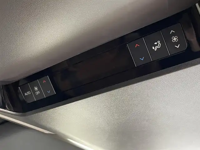 トヨタ ヴェルファイア Z プレミア 滋賀県 2023(令5)年 1万km ブラック 純正14インチナビ/【Bluetooth/フルセグTV/USB/Miracast】/トヨタセーフティセンス/・プリクラッシュセーフティ/・レーントレーシングアシスト/・レーダークルーズコントロール/・オートマチックハイビーム/全方位カメラ/クリアランスソナー/レザーシート/両側パワースライドドア/パワーバックドア/LEDヘッドライト/D/Nパワーシート/二列目パワーリクライニング/パワーオットマン/D/N/二列目シートヒーター/D/N/二列目シートベンチレーション/ステアリングヒーター/ワイヤレス充電/ビルトインETC2.0/デジタルインナーミラー/電動チルトテレスコピックステアリング/シートポジションメモリ/電動パーキングブレーキ/オートブレーキホールド/パドルシフト/後席パワーサンシェード/プッシュスタート/スマートキー/ステアリングリモコン