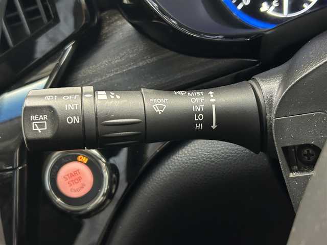 日産 エルグランド 250HWS プレミアム アーバンクロム 鹿児島県 2022(令4)年 6.4万km 黒 ETC/バックカメラ/両側パワースライド/アラウンドビューモニター/サンルーフ/フロントスポイラー/リア/ルーフスポイラ―/トラクションコントロール/前席シートベルトプリテンショナー/前席シートベルトフォースリミッター/後席３点式シートベルト/フロントフォグランプ/チャイルドシート固定機構付きシートベルト/サイドインパクトバー/ブレーキアシスト/EBD（電子制動力配分装置）/盗難防止システム/パワーウィンドウ/ステアリングテレスコピック機構/運転席パワーシート/クルーズコントロール/ウッドパネル