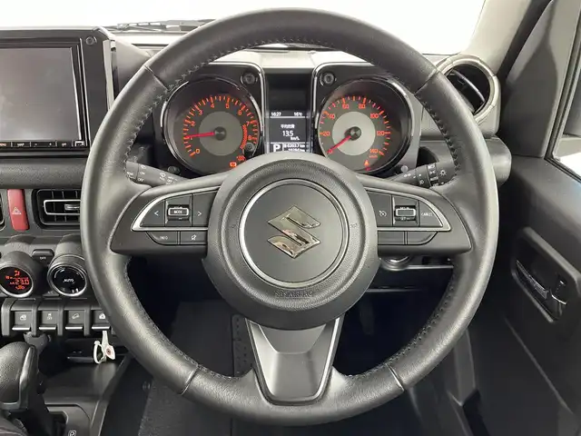 スズキ ジムニー XC 大阪府 2019(平31)年 2万km シフォンアイボリーM ABS/AAC/ETC/オートライト/パワーウィンドウ/クルーズコントロール/盗難防止装置/横滑り防止装置/衝突被害軽減システム/ダウンヒルアシストコントロール/ダブルエアバック/ドライブレコーダー/Bluetoothオーディオ/純正ナビ