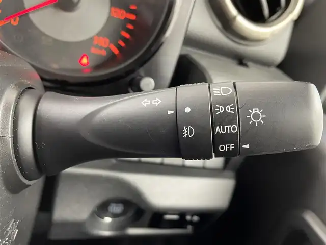 スズキ ジムニー XC 大阪府 2019(平31)年 2万km シフォンアイボリーM ABS/AAC/ETC/オートライト/パワーウィンドウ/クルーズコントロール/盗難防止装置/横滑り防止装置/衝突被害軽減システム/ダウンヒルアシストコントロール/ダブルエアバック/ドライブレコーダー/Bluetoothオーディオ/純正ナビ