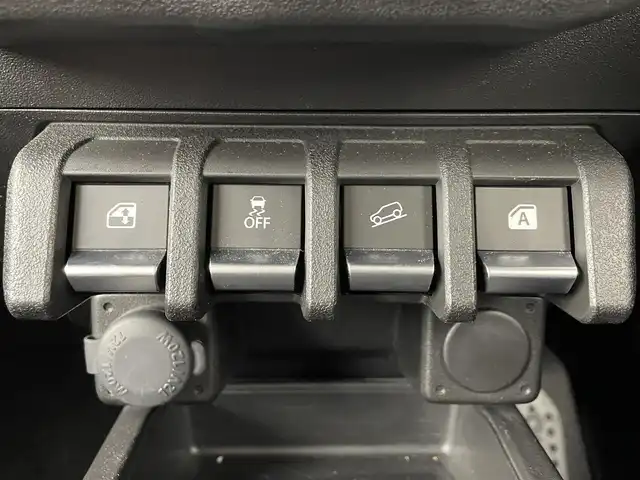 スズキ ジムニー XC 大阪府 2019(平31)年 2万km シフォンアイボリーM ABS/AAC/ETC/オートライト/パワーウィンドウ/クルーズコントロール/盗難防止装置/横滑り防止装置/衝突被害軽減システム/ダウンヒルアシストコントロール/ダブルエアバック/ドライブレコーダー/Bluetoothオーディオ/純正ナビ