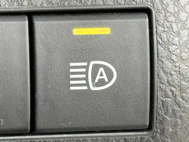 トヨタ カムリ G 熊本県 2018(平30)年 2.7万km プラチナホワイトパールマイカ 純正９型ナビ／フルセグＴＶ　/バックカメラ　/ビルトインＥＴＣ　/前後ドライブレコーダー　/コーナーセンサー　/レーダークルコン　/衝突軽減ブレーキ　/レーンキープ　/ＢＳＭ　/ＰＫＳＢ　/ＭＴモード付ＡＴ　/パワーシート