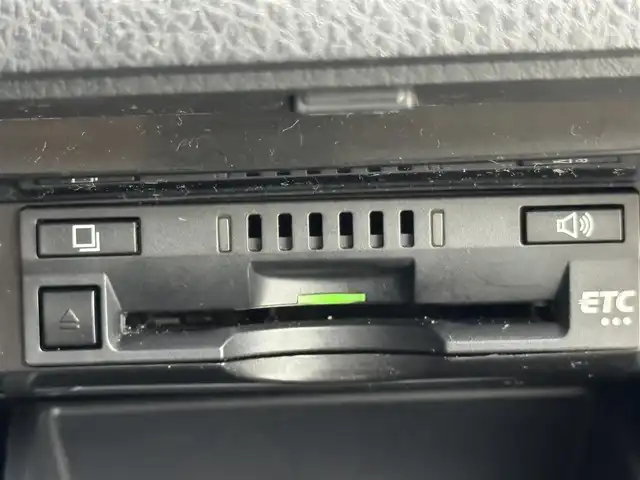 トヨタ カムリ G 熊本県 2018(平30)年 2.7万km プラチナホワイトパールマイカ 純正９型ナビ／フルセグＴＶ　/バックカメラ　/ビルトインＥＴＣ　/前後ドライブレコーダー　/コーナーセンサー　/レーダークルコン　/衝突軽減ブレーキ　/レーンキープ　/ＢＳＭ　/ＰＫＳＢ　/ＭＴモード付ＡＴ　/パワーシート