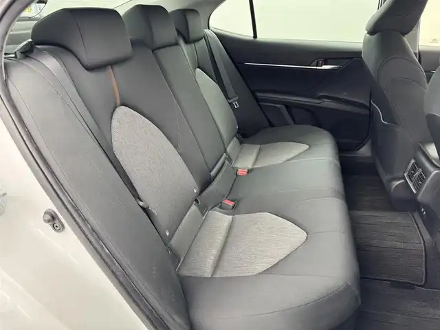 トヨタ カムリ G 熊本県 2018(平30)年 2.7万km プラチナホワイトパールマイカ 純正９型ナビ／フルセグＴＶ　/バックカメラ　/ビルトインＥＴＣ　/前後ドライブレコーダー　/コーナーセンサー　/レーダークルコン　/衝突軽減ブレーキ　/レーンキープ　/ＢＳＭ　/ＰＫＳＢ　/ＭＴモード付ＡＴ　/パワーシート