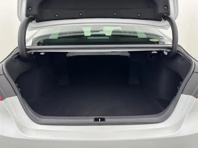 トヨタ カムリ G 熊本県 2018(平30)年 2.7万km プラチナホワイトパールマイカ 純正９型ナビ／フルセグＴＶ　/バックカメラ　/ビルトインＥＴＣ　/前後ドライブレコーダー　/コーナーセンサー　/レーダークルコン　/衝突軽減ブレーキ　/レーンキープ　/ＢＳＭ　/ＰＫＳＢ　/ＭＴモード付ＡＴ　/パワーシート