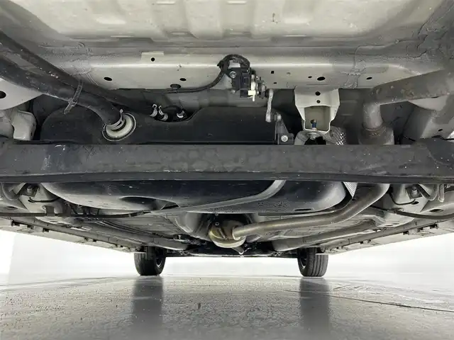 スズキ スペーシア カスタム HYBRID XS 佐賀県 2019(平31)年 5.4万km ピュアホワイトP 社外7インチナビ/フルセグTV/Bluetooth/CD/DVD/両側パワースライドドア/運転席シートヒーター/後席サンシェード/後席サーキュレーター/衝突被害軽減システム/パーキングソナー/横滑り防止装置/アイドリングストップ/オートライト/オートマチックハイビーム/LEDヘッドライト/フォグランプ/純正フロアマット/純正15インチアルミホイール/スペアキー（1本）/保証書/取扱説明書