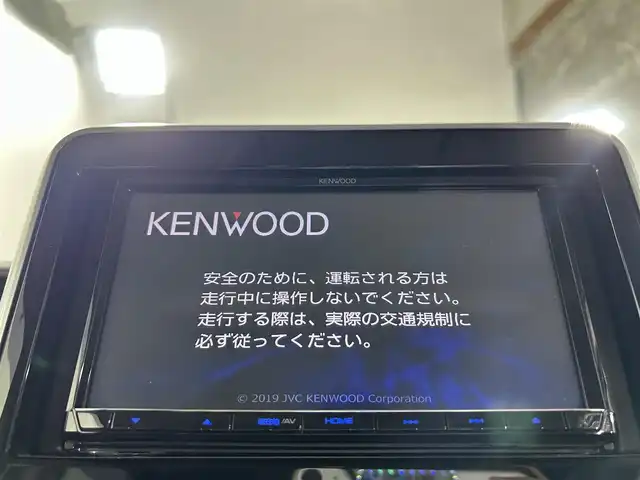 スズキ スペーシア カスタム HYBRID XS 佐賀県 2019(平31)年 5.4万km ピュアホワイトP 社外7インチナビ/フルセグTV/Bluetooth/CD/DVD/両側パワースライドドア/運転席シートヒーター/後席サンシェード/後席サーキュレーター/衝突被害軽減システム/パーキングソナー/横滑り防止装置/アイドリングストップ/オートライト/オートマチックハイビーム/LEDヘッドライト/フォグランプ/純正フロアマット/純正15インチアルミホイール/スペアキー（1本）/保証書/取扱説明書